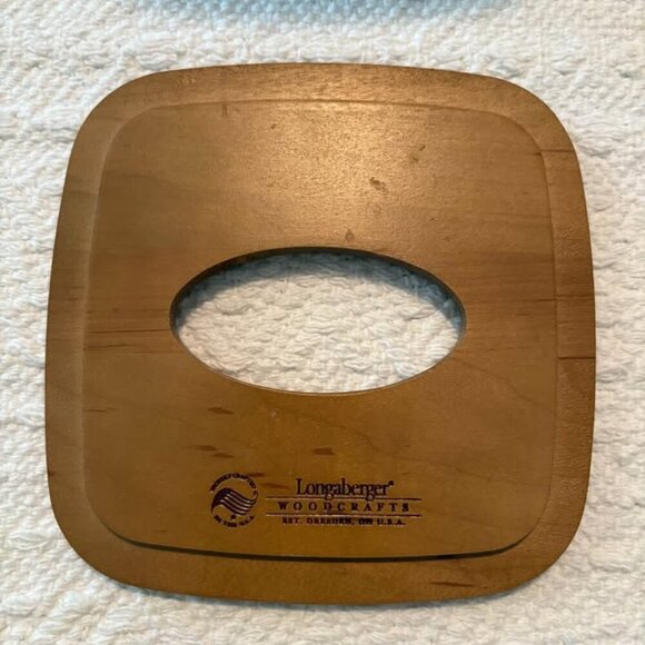 Vintage Handwoven Longaberger 2008 Tissue Basket Signed and Numbered - Picture 2 of 5